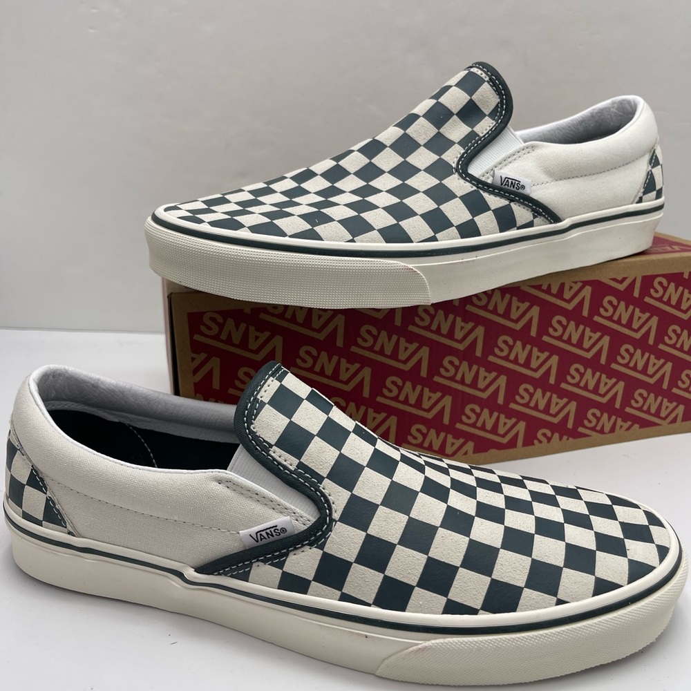 Vans Men's Classic Slip-On
Checkerboard Green/True White
VN000BVZBGN Sneakers - Picture 11 of 16